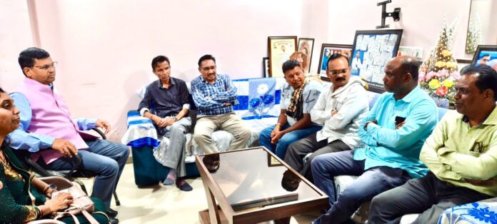 प्रभाग २६ मधील विविध समस्यांचा ॲड.धर्मपाल मेश्राम यांनी घेतला आढावा