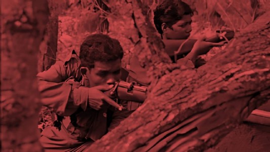 चारों ओर से घिरे नक्सली अब शांति की भीख की मांग What are the Naxalites fighting for? What is Naxalism in simple words? Who is the father of Naxalism in India? नक्षलवादी कशासाठी लढत आहेत? सोप्या शब्दात नक्षलवाद म्हणजे काय?